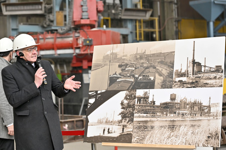 Olaf Scholz besucht die FWH Stahlguss GmbH in Mülheim an der Ruhr