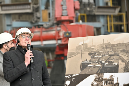 Olaf Scholz besucht die FWH Stahlguss GmbH in Mülheim an der Ruhr