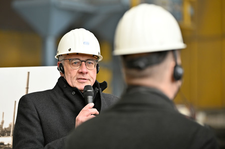 Olaf Scholz besucht die FWH Stahlguss GmbH in Mülheim an der Ruhr