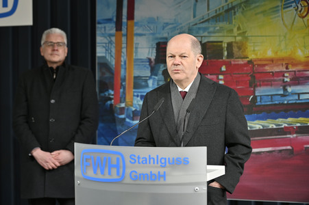 Olaf Scholz besucht die FWH Stahlguss GmbH in Mülheim an der Ruhr