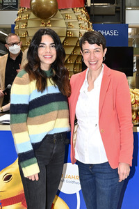 Oster-Goldhasen-Charity in Hamburg