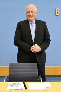 Bundespressekonferenz Vorstellung des 30. Tätigkeitsberichtes des BfDI in der Krise in Berlin