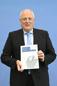 Bundespressekonferenz Vorstellung des 30. Tätigkeitsberichtes des BfDI in der Krise in Berlin