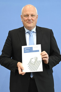 Bundespressekonferenz Vorstellung des 30. Tätigkeitsberichtes des BfDI in der Krise in Berlin