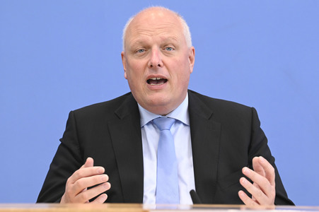 Bundespressekonferenz Vorstellung des 30. Tätigkeitsberichtes des BfDI in der Krise in Berlin