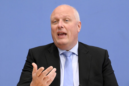 Bundespressekonferenz Vorstellung des 30. Tätigkeitsberichtes des BfDI in der Krise in Berlin