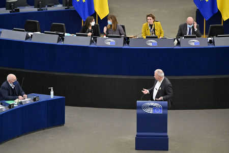 Plenartagung zur Mindestbesteuerungsrichtlinie im EU-Parlament in Straßburg