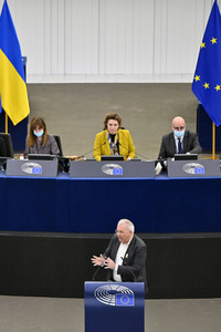 Plenartagung zur Mindestbesteuerungsrichtlinie im EU-Parlament in Straßburg