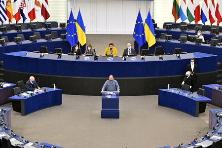 Plenartagung zur Mindestbesteuerungsrichtlinie im EU-Parlament in Straßburg