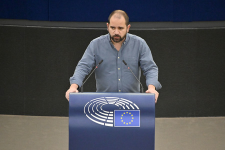Plenartagung zur Mindestbesteuerungsrichtlinie im EU-Parlament in Straßburg