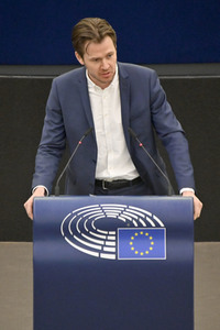 Plenartagung zur Mindestbesteuerungsrichtlinie im EU-Parlament in Straßburg