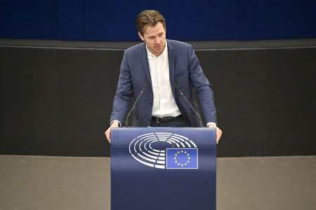 Plenartagung zur Mindestbesteuerungsrichtlinie im EU-Parlament in Straßburg