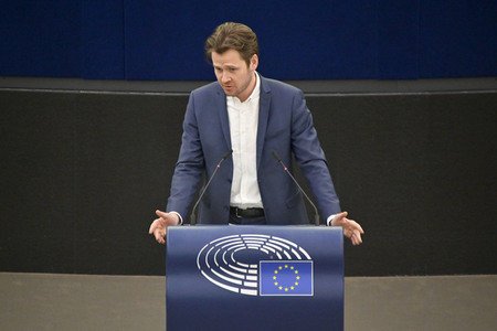 Plenartagung zur Mindestbesteuerungsrichtlinie im EU-Parlament in Straßburg