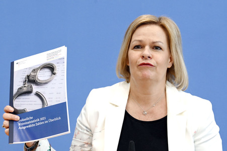 Bundespressekonferenz Polizeiliche Kriminalstatistik 2021 in Berlin