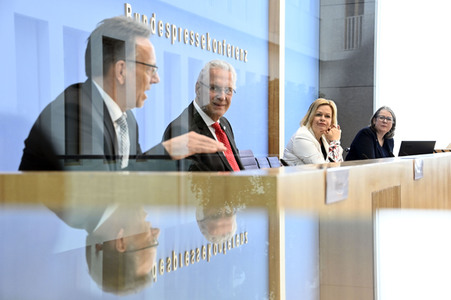 Bundespressekonferenz Polizeiliche Kriminalstatistik 2021 in Berlin