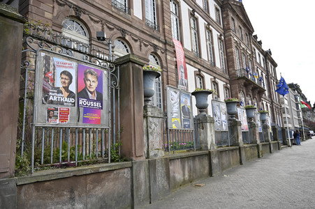 Plakate zur französischen Präsidentschaftswahl in Straßburg