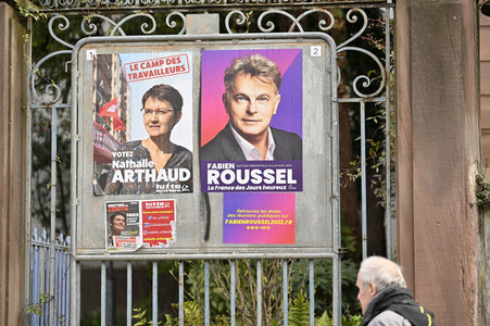 Plakate zur französischen Präsidentschaftswahl in Straßburg