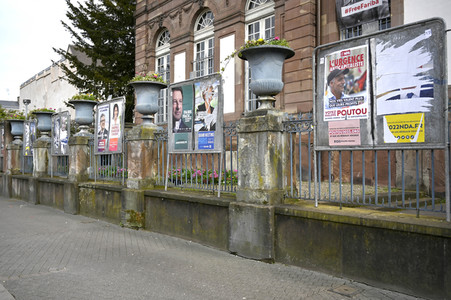 Plakate zur französischen Präsidentschaftswahl in Straßburg
