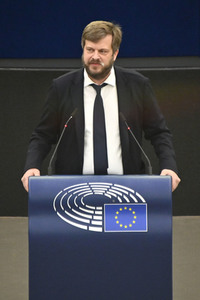 Plenartagung zu Gemeinsamkeiten des Putin-Regimes und rechtsextremer Bewegungen in Europa im EU-Parlament in Straßburg