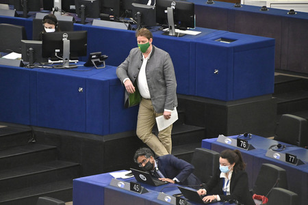 Plenartagung zu Gemeinsamkeiten des Putin-Regimes und rechtsextremer Bewegungen in Europa im EU-Parlament in Straßburg