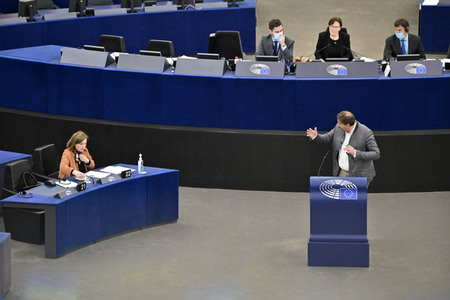 Plenartagung zu Gemeinsamkeiten des Putin-Regimes und rechtsextremer Bewegungen in Europa im EU-Parlament in Straßburg