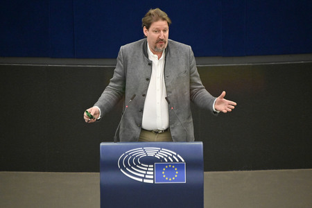 Plenartagung zu Gemeinsamkeiten des Putin-Regimes und rechtsextremer Bewegungen in Europa im EU-Parlament in Straßburg