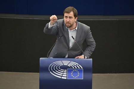 Plenartagung zu Gemeinsamkeiten des Putin-Regimes und rechtsextremer Bewegungen in Europa im EU-Parlament in Straßburg