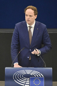 Plenartagung zu Gemeinsamkeiten des Putin-Regimes und rechtsextremer Bewegungen in Europa im EU-Parlament in Straßburg