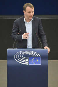 Plenartagung zu Gemeinsamkeiten des Putin-Regimes und rechtsextremer Bewegungen in Europa im EU-Parlament in Straßburg