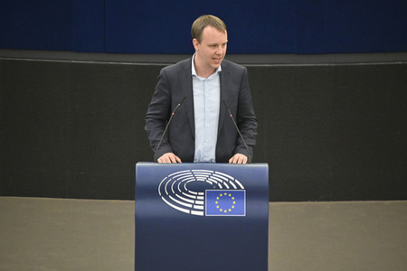 Plenartagung zu Gemeinsamkeiten des Putin-Regimes und rechtsextremer Bewegungen in Europa im EU-Parlament in Straßburg