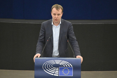 Plenartagung zu Gemeinsamkeiten des Putin-Regimes und rechtsextremer Bewegungen in Europa im EU-Parlament in Straßburg