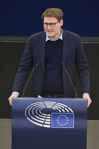 Plenartagung zu Gemeinsamkeiten des Putin-Regimes und rechtsextremer Bewegungen in Europa im EU-Parlament in Straßburg