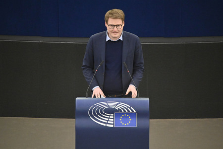 Plenartagung zu Gemeinsamkeiten des Putin-Regimes und rechtsextremer Bewegungen in Europa im EU-Parlament in Straßburg