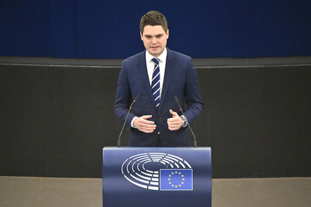 Plenartagung zu Gemeinsamkeiten des Putin-Regimes und rechtsextremer Bewegungen in Europa im EU-Parlament in Straßburg