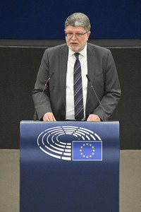 Plenartagung zu Gemeinsamkeiten des Putin-Regimes und rechtsextremer Bewegungen in Europa im EU-Parlament in Straßburg