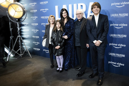 Filmpremiere 'Laura Pausini: Un placer conocerte' in Madrid