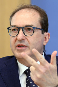 Bundespressekonferenz zur Verfassungsklage gegen das zweite Nachtragshaushaltsgesetz 2021 in Berlin