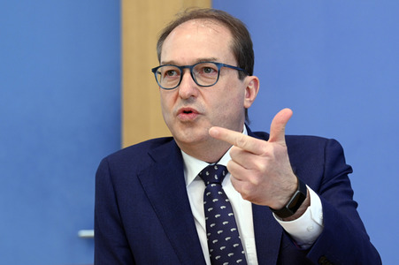 Bundespressekonferenz zur Verfassungsklage gegen das zweite Nachtragshaushaltsgesetz 2021 in Berlin