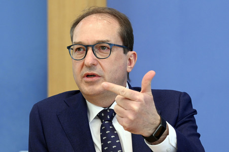Bundespressekonferenz zur Verfassungsklage gegen das zweite Nachtragshaushaltsgesetz 2021 in Berlin