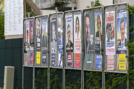 Plakate zur französischen Präsidentschaftswahl in Lingolsheim