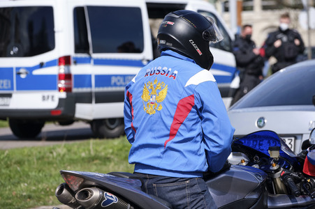 Pro-russischer Autokorso und Gegendemo in Hannover