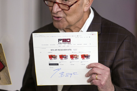 Pressekonferenz mit Chuck Schumer zu Ghost Guns in New York