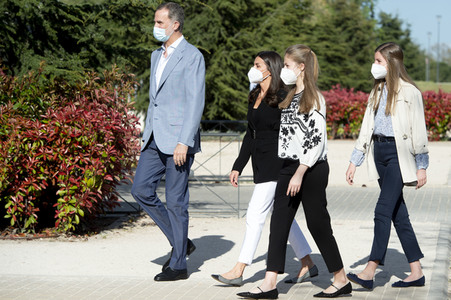 Die spanischen Royals besuchen ein Flüchtlingsunterkunft in Pozuelo de Alarcón