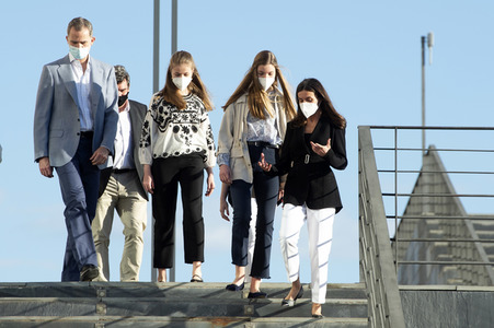 Die spanischen Royals besuchen ein Flüchtlingsunterkunft in Pozuelo de Alarcón