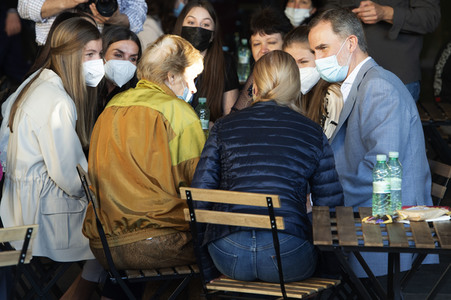 Die spanischen Royals besuchen ein Flüchtlingsunterkunft in Pozuelo de Alarcón