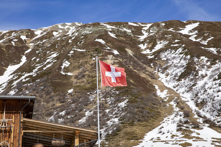 Schneeschmelze in den Schweizer Alpen
