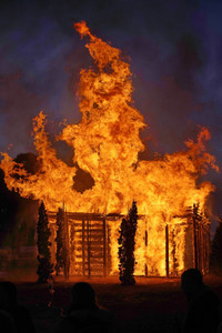 Osterfeuer in Trechwitz