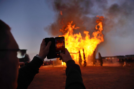 Osterfeuer in Trechwitz