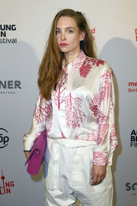 Filmpremiere 'Stand Up! Was bleibt, wenn alles weg ist', achtung berlin Filmfestival 2022
