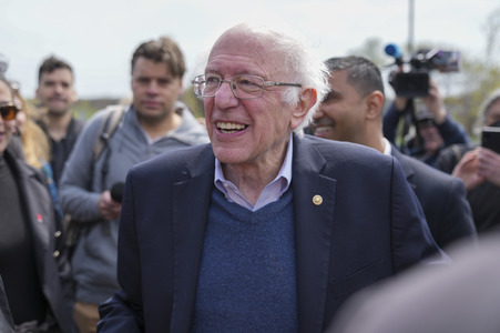 Bernie Sanders besucht Amazon-Gewerkschafter in New York